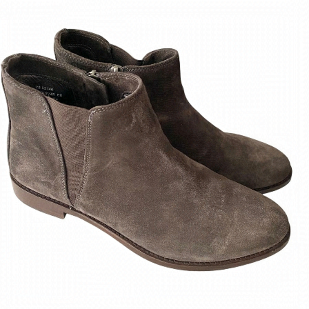 Johnston & Murphy suede boots